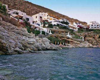 Ilidi Rock - Livadia