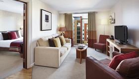 Staybridge Suites Newcastle, An IHG Hotel - Newcastle upon Tyne - Living room