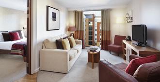 Staybridge Suites Newcastle, An IHG Hotel - ניוקאסל - סלון
