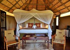 Khulu Lodge - Dete - Bedroom