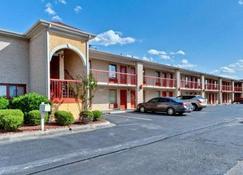 Quality Inn & Suites - Monroe - Gebouw