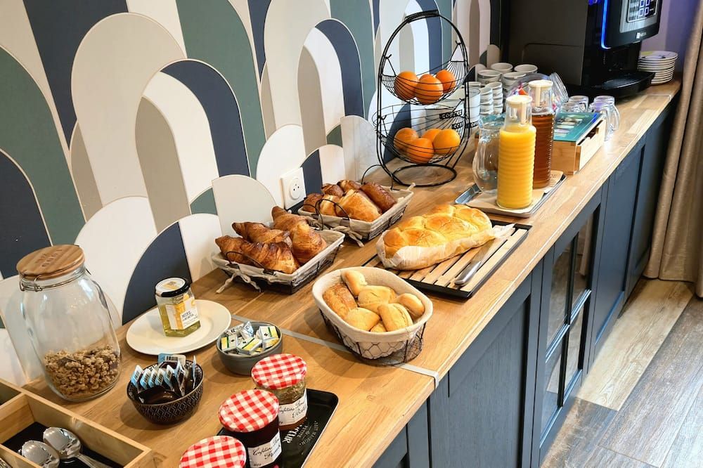 Hôtel Le Smile - Chantonnay - Buffet