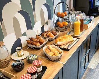 Hôtel Le Smile - Chantonnay - Buffet