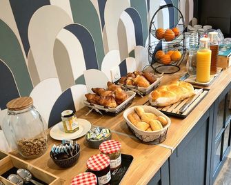 Hôtel Le Smile - Chantonnay - Buffet