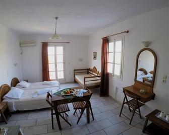 Birbas Hotel - Agia Anna - Habitación