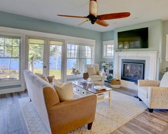 Riverview Luxury Home - Edgecomb - Sala de estar