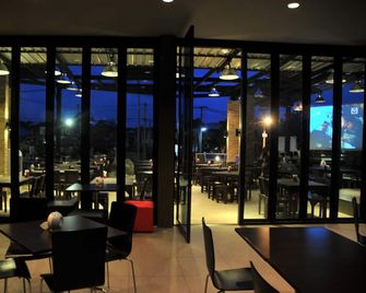 Jp Emerald Hotel - Yasothon - Restaurante