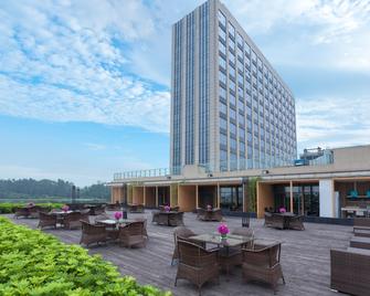 Holiday Inn Guangzhou Science City - Guangzhou - Patio