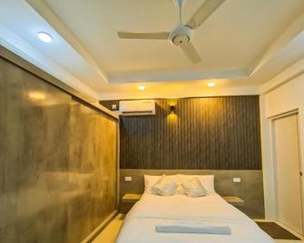 Moro Sw Laamu - Gan - Ložnice