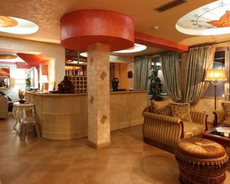 Hotel Bali Paradizo - Belgrade - Front desk