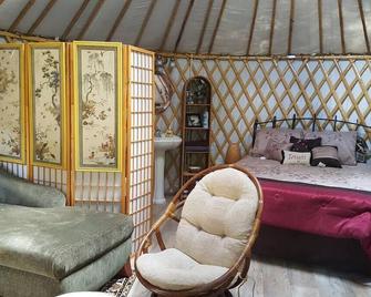 Yurting on the Canoochee River Yurt - Claxton - Bedroom