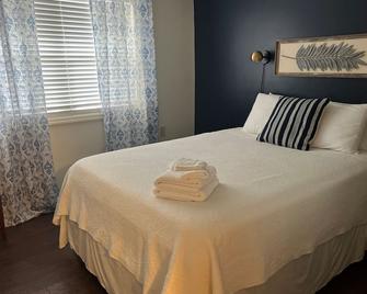 Tiger Paw 1 - Auburn - Bedroom