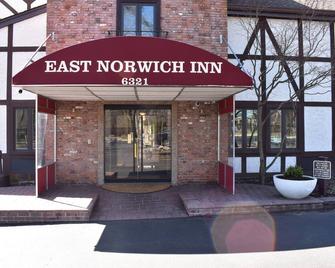 East Norwich Inn - East Norwich - Building