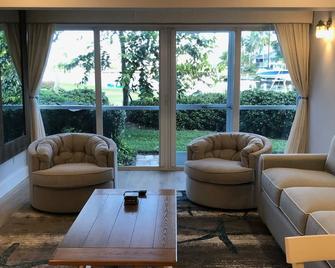 2 Bedroom Condo with Dock Newly Renovated in Exclusive Ocean Reef Club - Key Largo - Living room