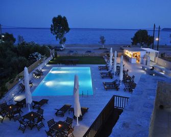 Thirides Beach Resort - Gytheio - Piscine