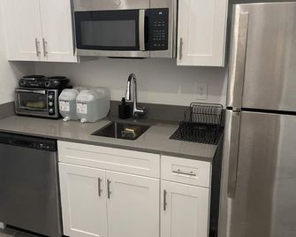 Cozy Beach Style Attached Apartment Studio - Leesburg - Kuchyň