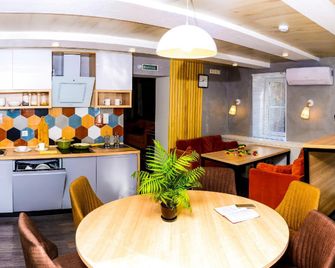 Hi Loft Hostel - אירקוטסק - מסעדה