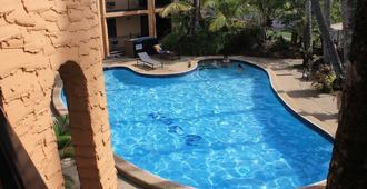 Oasis Inn Apartments - Cairns - Svømmebasseng
