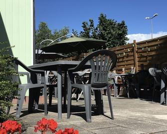 Fast Hotel Colmar Houssen - Colmar - Patio