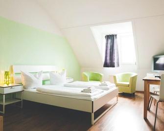 StayInn Hostel und Gastehaus - Freiburg im Breisgau - Bedroom