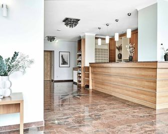 Hotel Binzer Hof - בינץ - דלפק קבלה