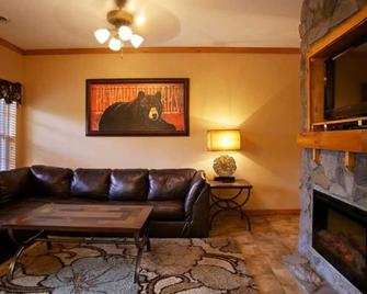 Two Bedroom Luxury Condo, Pigeon Forge, Tennessee (1890945) - Pigeon Forge - Oturma odası