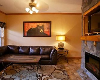 Two Bedroom Luxury Condo, Pigeon Forge, Tennessee (1890945) - פיג'ון פורג' - סלון