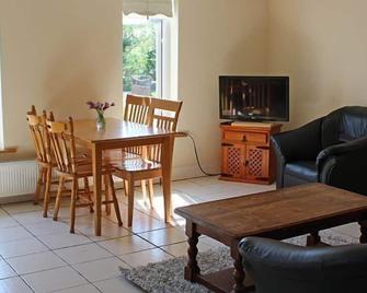 Great apartment for exploring Connemara - Renvyle - Dining room
