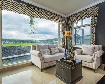 Qingtian Yashe Inn - Baoshan - Living room