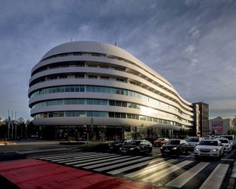 Rentplanet - Apartamenty Ovo - Wroclaw - Building