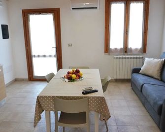 Agriturismo La Ghiandaia Alghero - Santa Maria la Palma - Comedor