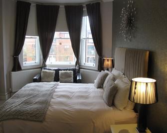 Ashmira Guest House - Weymouth - Slaapkamer