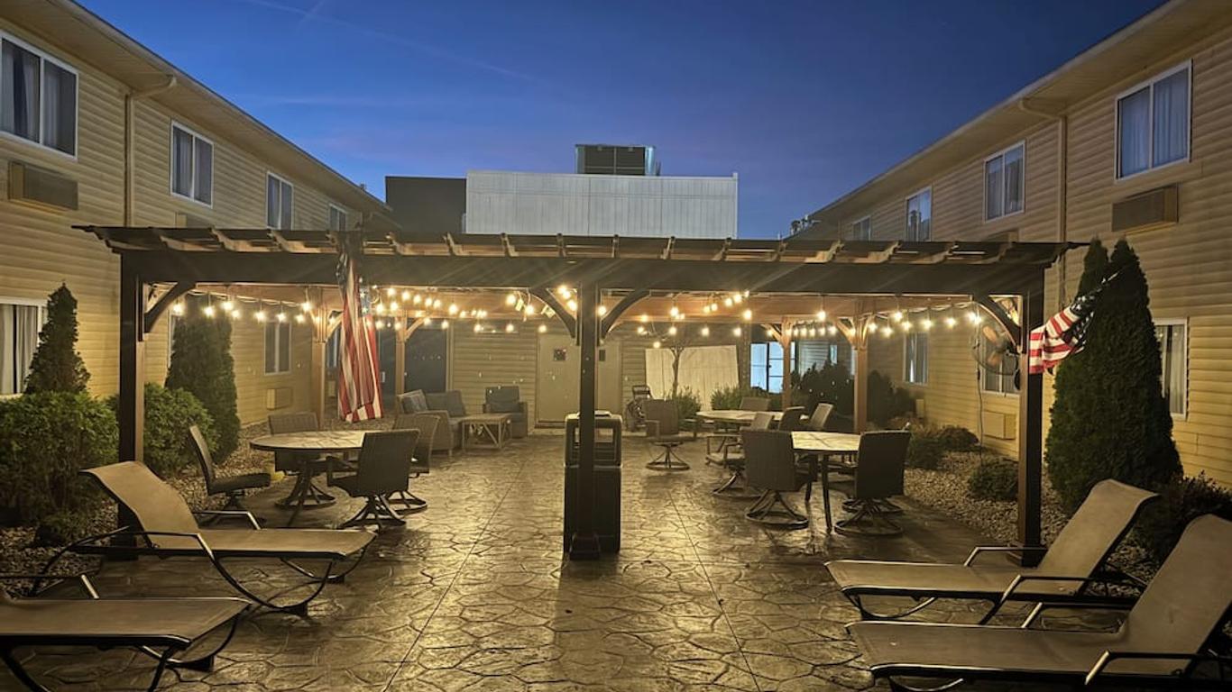 Wingfield Inn & Suites