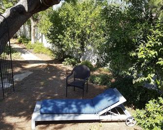 Furnished Bright Quiet Studio Flat In Mission Hills (Sd) - سان دييغو - شرفة مرصوفة