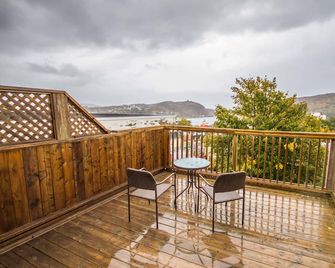 The View! Beautiful 4 Bdr Downtown Heritage Home. - St. John's - Balcony
