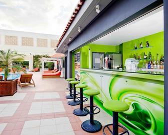 Novotel World Trade Centre Dubai - Dubái - Bar