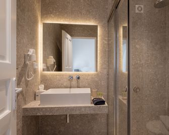 Anthos Apartments - Naousa - Baño