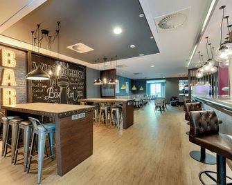 Premier Inn Berlin City Centre - Berlin - Bar