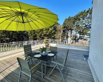 Seafront flat with indoor pool with stunning views - Plestin-les-Grèves - Balcon