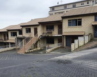 Lake Point Motel - המילטון - בניין