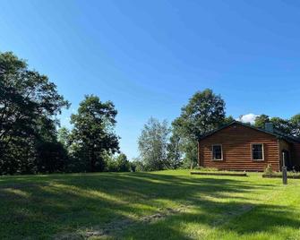 Windham/Hunter Modern Mountain Cabin on 22 acres - Prattsville - Vista del exterior