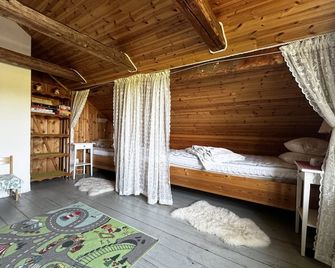 Charming holiday home with views of the landscape and close to Lake Vättern - Hjo - Chambre