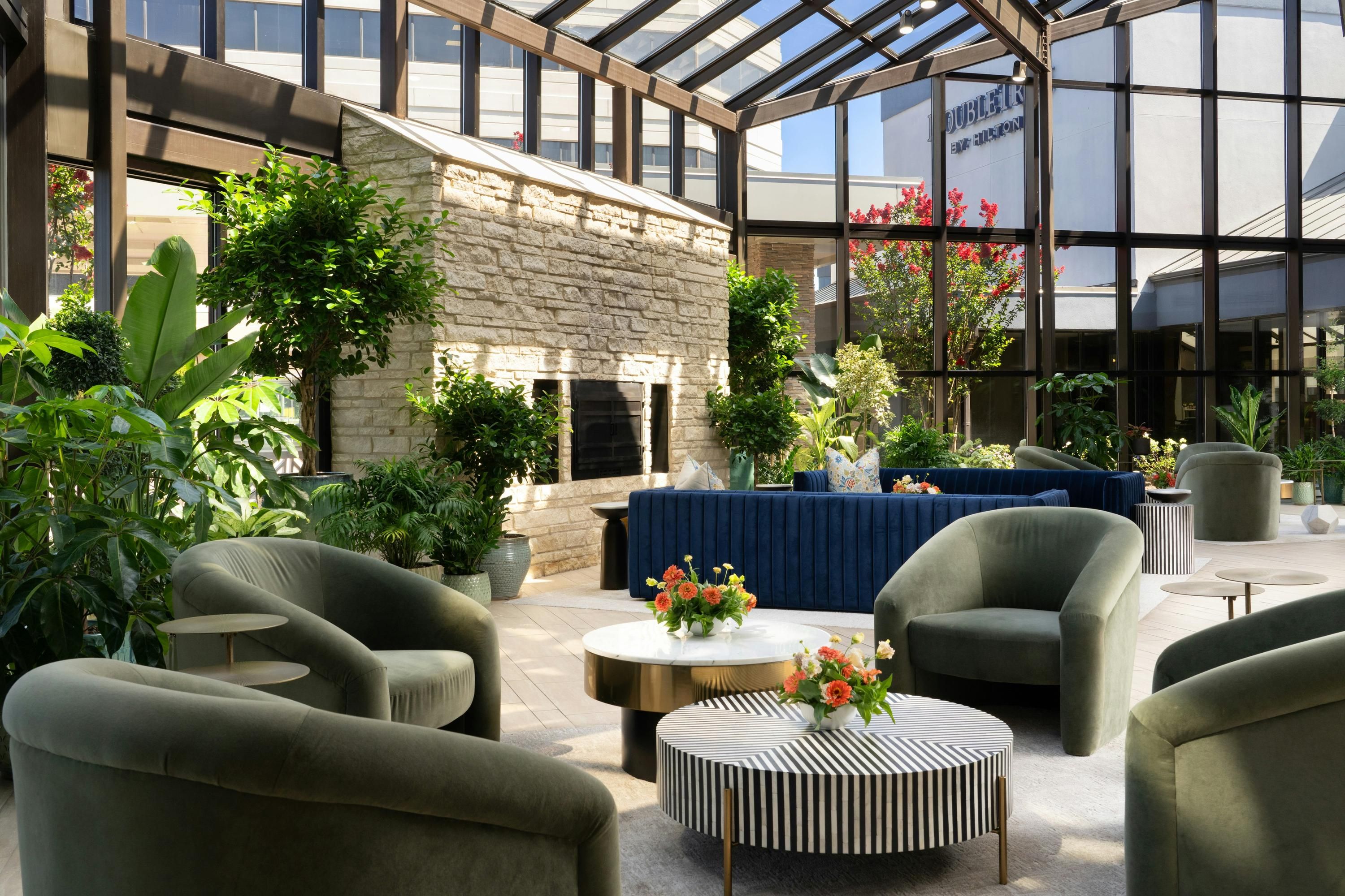 Doubletree by Hilton Fairfield Hotel & Suites - Fairfield - Lobby