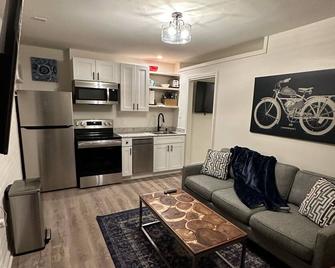 Quaint Apartment Near Lsu - Baton Rouge - Kitchen