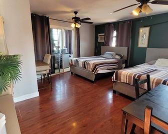 Chic Centrally Located Loft: Relax in the Heart of Pico/Robertson - Beverly Hills