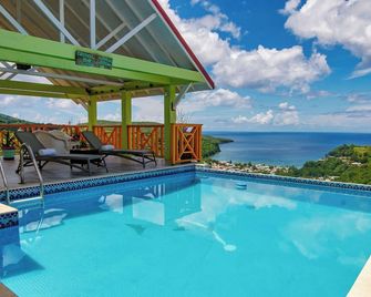 Tropical Paradise View - Anse La Raye - Piscine