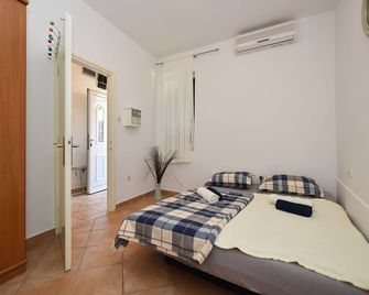 Apartments by the sea Novalja, Pag - 11512 - Novalja - Bedroom