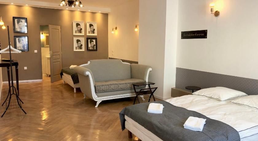 Hotel D'artiste thumbnail 3