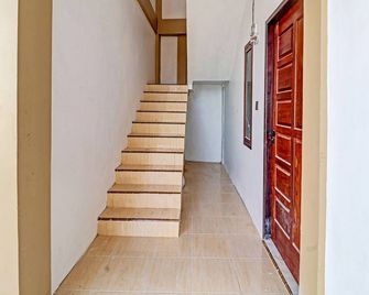 Hotel O Gala Residence - Jambi - Trappen