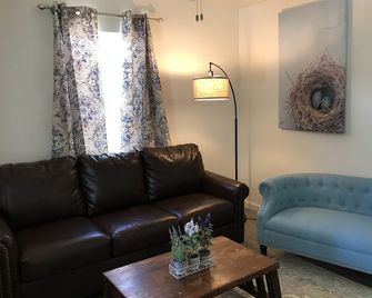 Cute Apartment in the heart of Deming, New Mexico with all the Amenities - Deming - Sala de estar